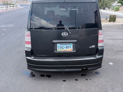 Used 2006 Scion xB FWD image 6