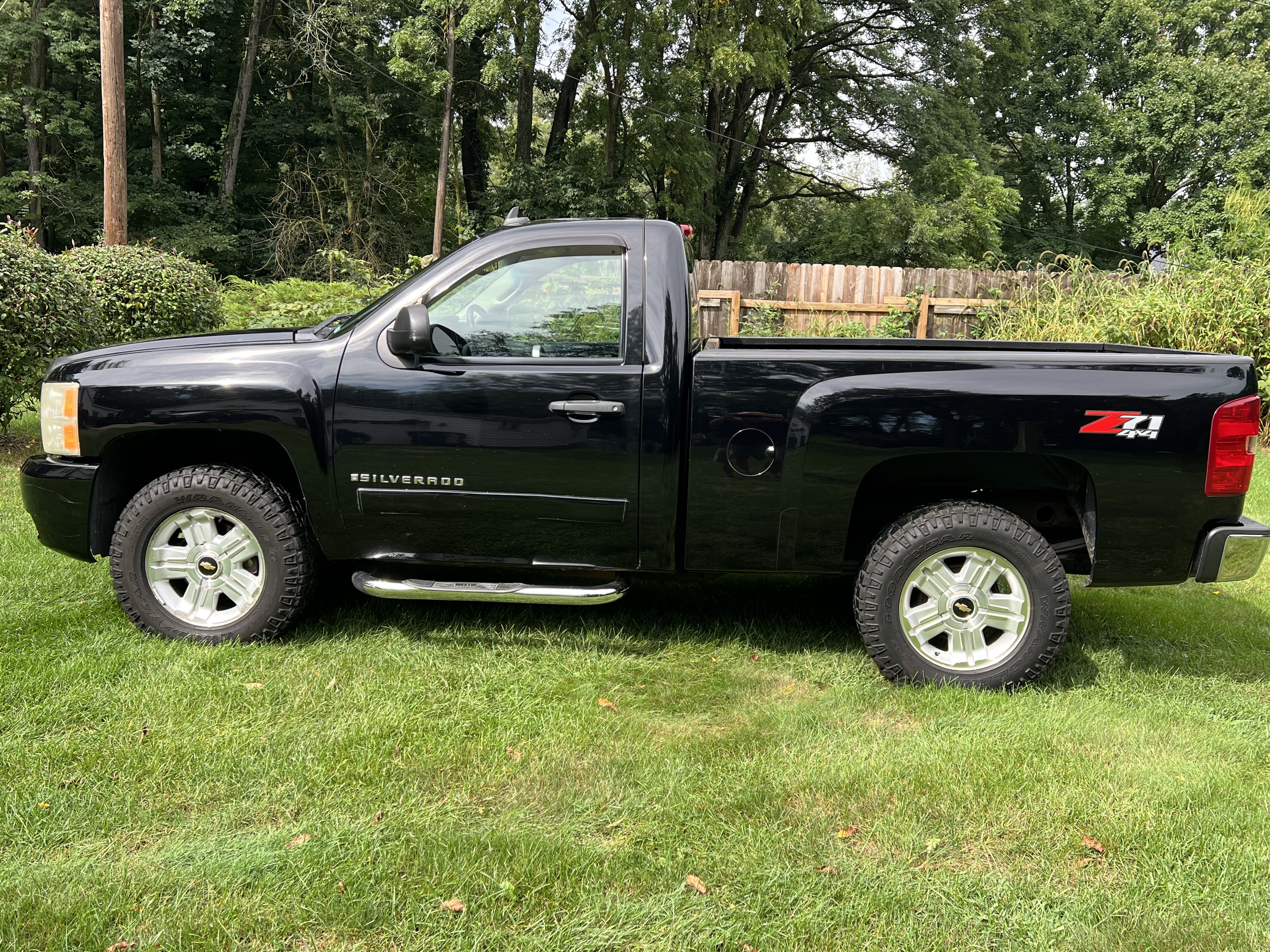 Used 2008 Chevrolet Silverado 1500 LT w/ Suspension Package, Off-Road AWD/4WD image 4