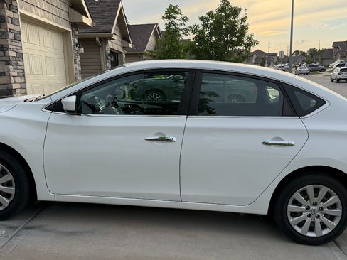 Used 2019 Nissan Sentra S FWD image 2