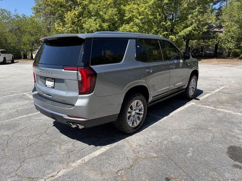 Used 2025 GMC Yukon Denali w/ Sun & Power Step Package AWD/4WD image 4