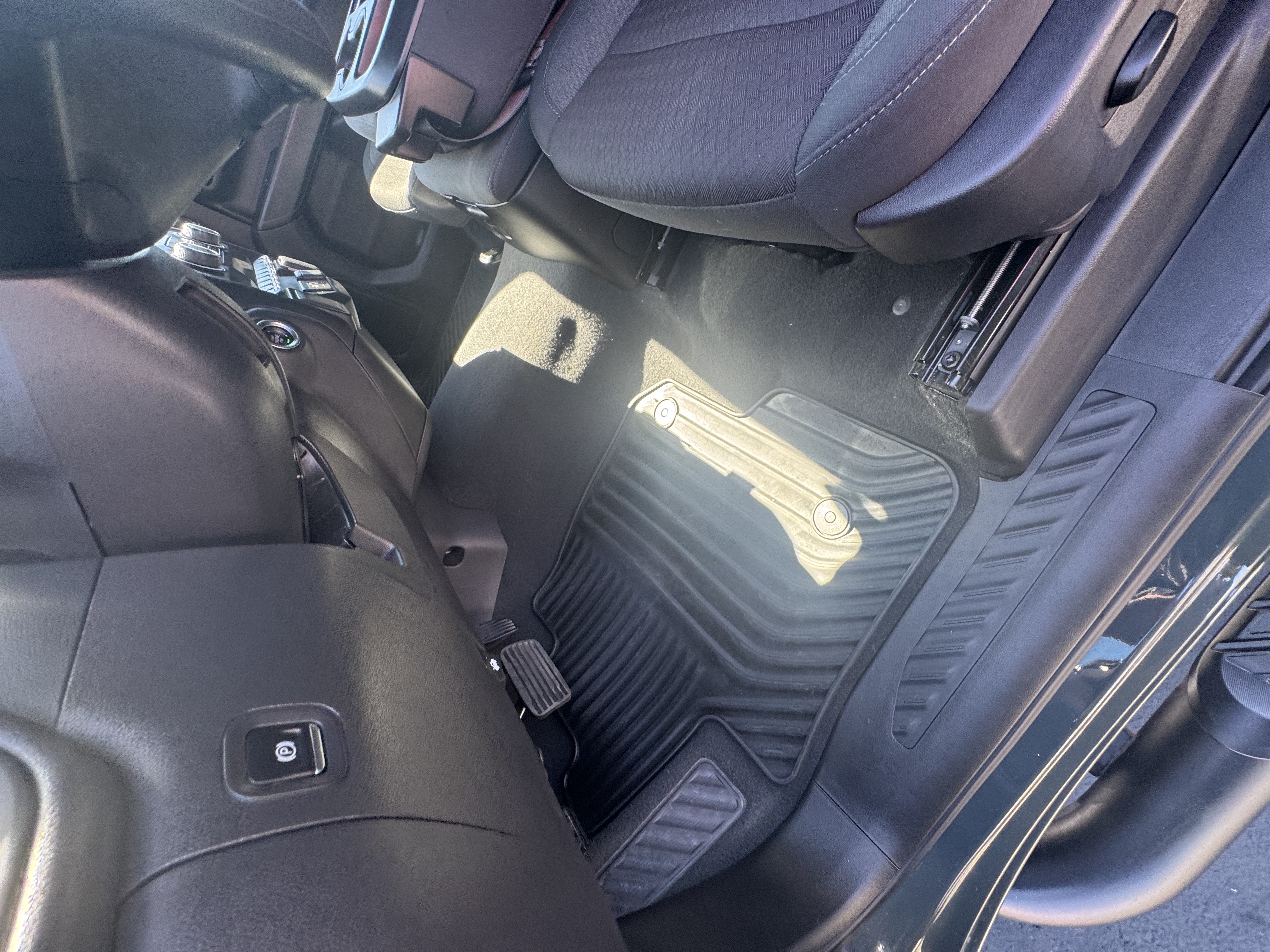 Used 2025 Chevrolet Silverado 1500 Custom Trail Boss w/ LPO, Utility Wall Package AWD/4WD image 13