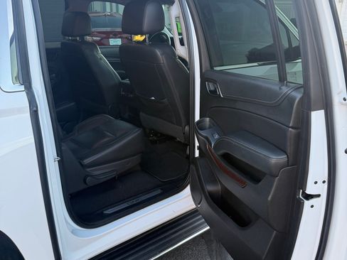 Used 2019 GMC Yukon XL SLT image 9