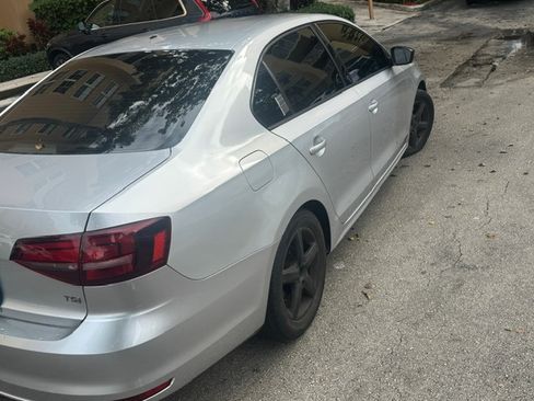 Used 2016 Volkswagen Jetta S image 10