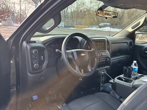 Used 2019 Chevrolet Silverado 1500 W/T w/ Trailering Package image 6