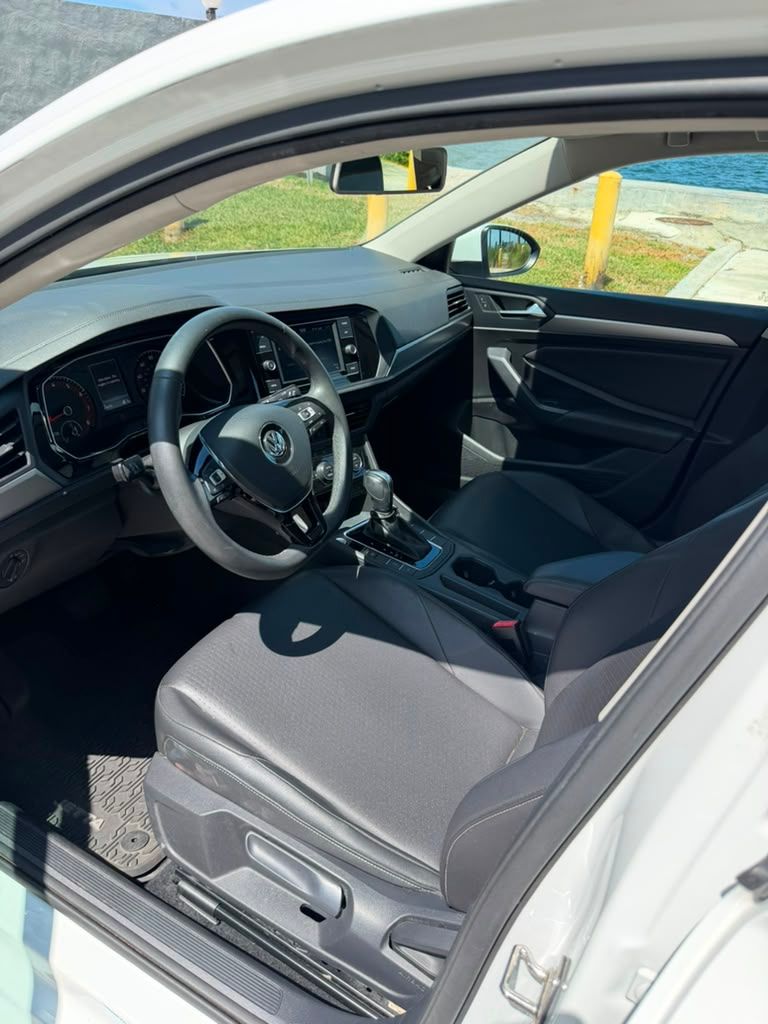 Used 2020 Volkswagen Jetta SE FWD image 6