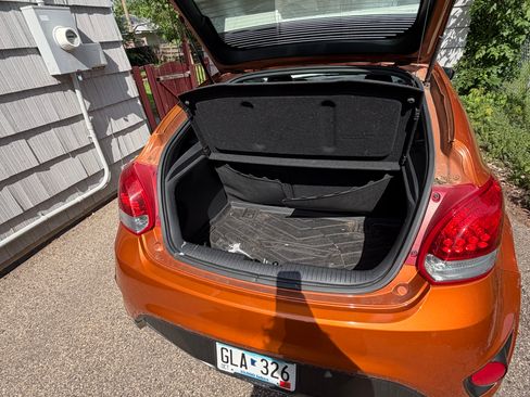 Used 2013 Hyundai Veloster Turbo FWD image 2