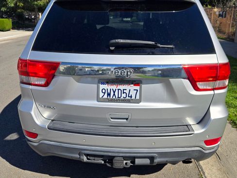 Used 2011 Jeep Grand Cherokee Laredo image 9