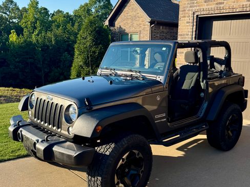 Used 2018 Jeep Wrangler Sport AWD/4WD image 8