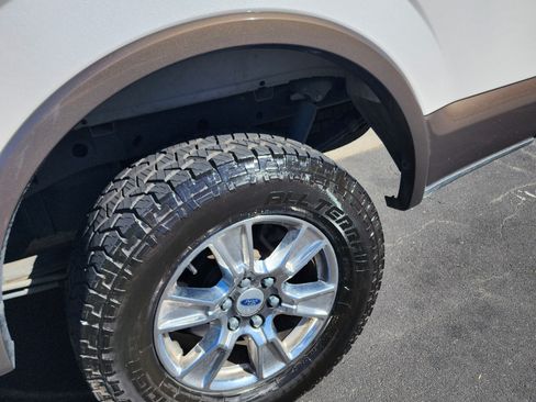 Used 2015 Ford F150 Lariat image 24