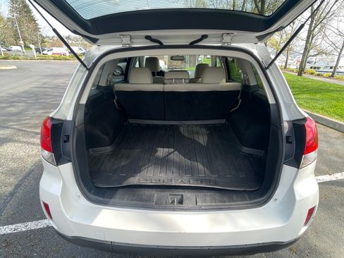Used 2013 Subaru Outback 2.5i Limited w/ Moonroof Pkg AWD/4WD image 6