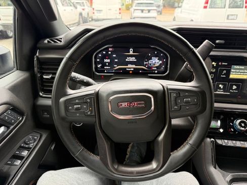 Used 2025 GMC Sierra 2500 AT4 w/ AT4 Premium Plus Package image 12