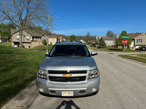 Used 2013 Chevrolet Tahoe LS w/ Convenience Package image 2