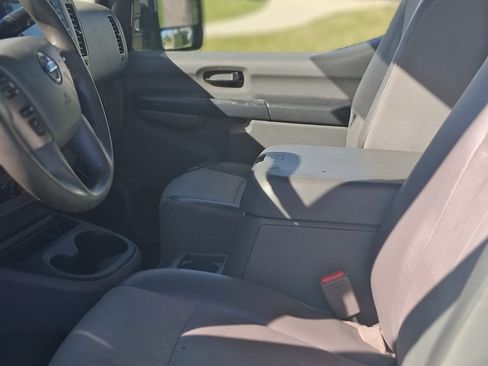 Used 2017 Nissan NV 2500 SV w/ Technology Package image 17