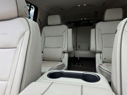 Used 2022 GMC Yukon XL Denali w/ Max Trailering Package AWD/4WD image 15