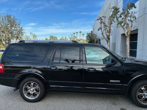 Used 2008 Ford Expedition EL Limited image 12