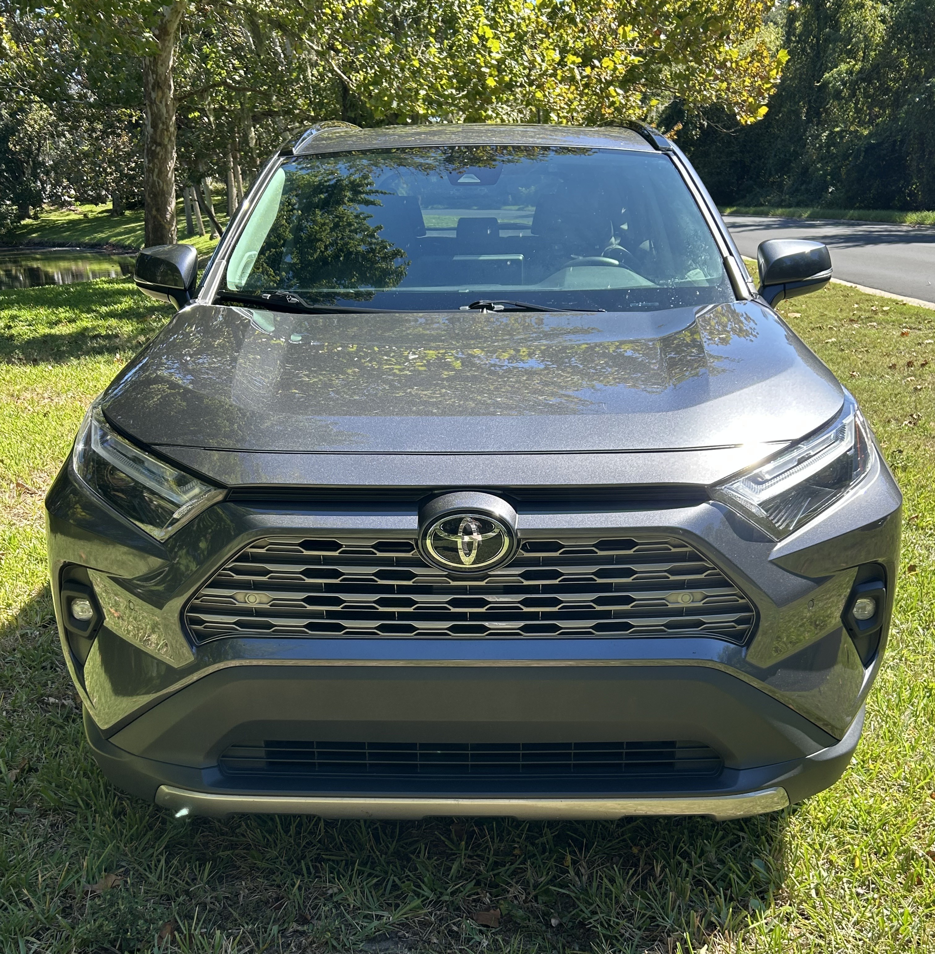 Used 2023 Toyota RAV4 Limited AWD/4WD image 5