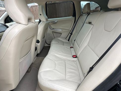 Used 2013 Volvo XC60 3.2 w/ Tailgate Pkg image 4