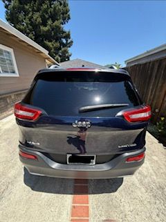 Used 2014 Jeep Cherokee Limited w/ Luxury Group AWD/4WD image 11