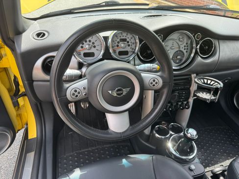 Used 2005 MINI Cooper S FWD image 18