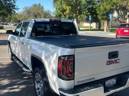 Used 2017 GMC Sierra 1500 Denali AWD/4WD image 10