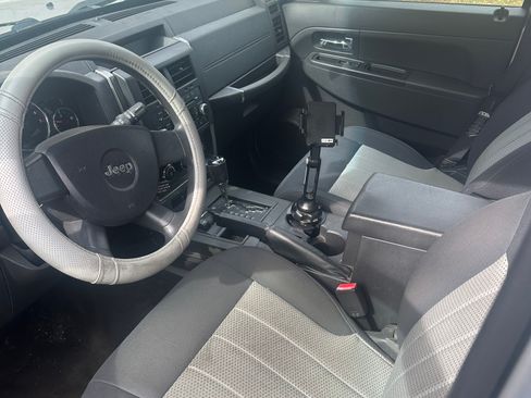 Used 2010 Jeep Liberty Sport w/ Popular Equipment Group image 2