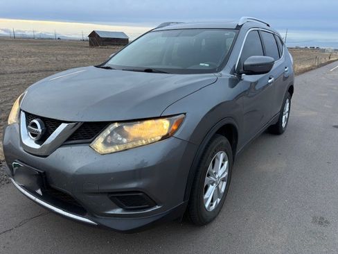 Used 2016 Nissan Rogue SV w/ SV Moonroof Package image 2