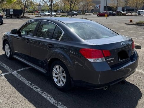 Used 2010 Subaru Legacy 2.5i Premium AWD/4WD image 5