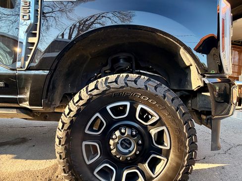 Used 2024 Ford F350 Platinum image 13