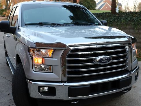 Used 2017 Ford F150 XLT w/ Equipment Group 302A Luxury image 1