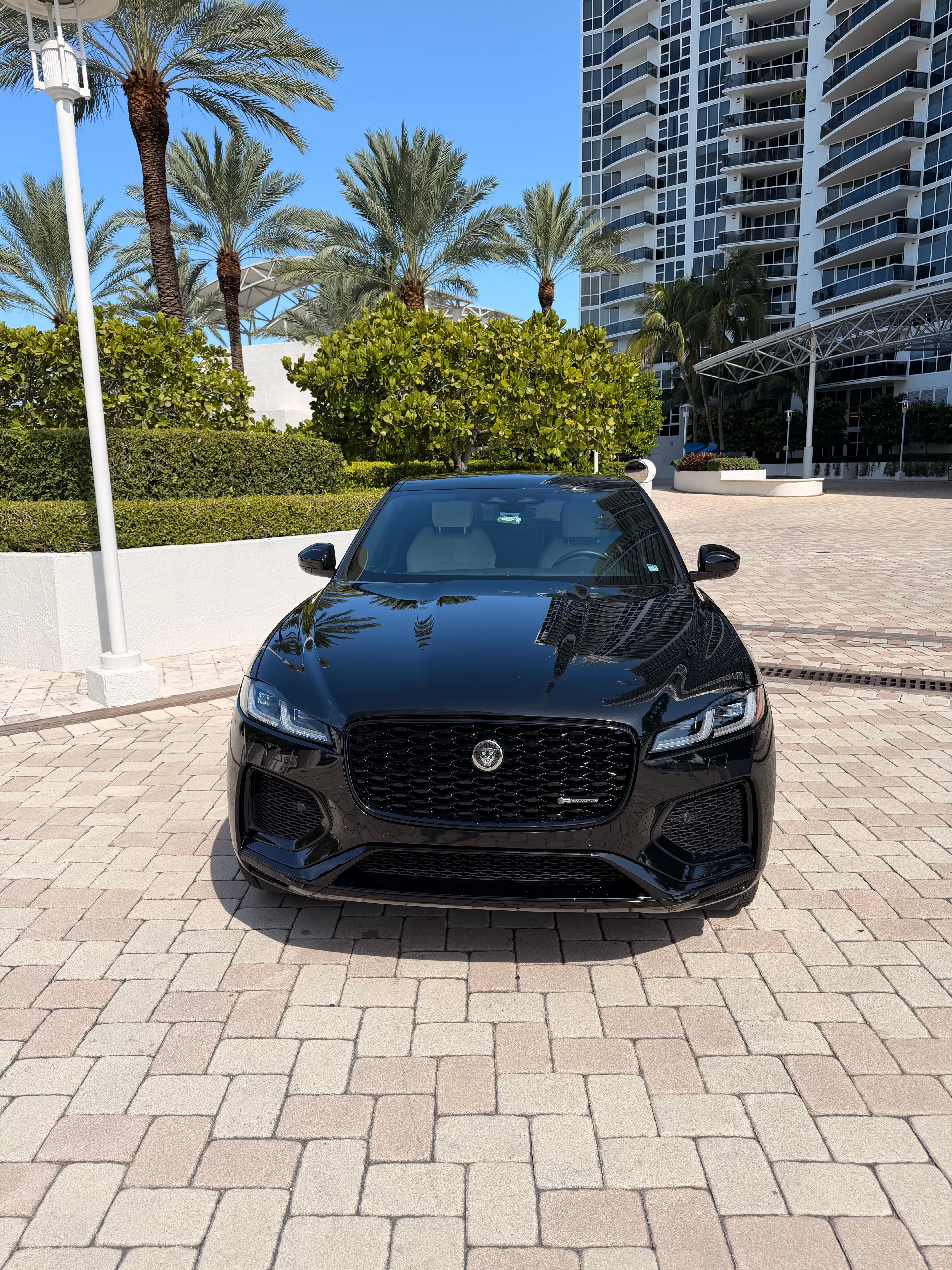 Used 2025 Jaguar F-PACE R-Dynamic S AWD/4WD image 2