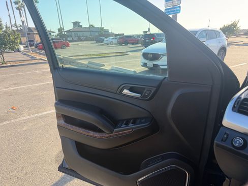 Used 2016 Chevrolet Suburban LTZ RWD image 23
