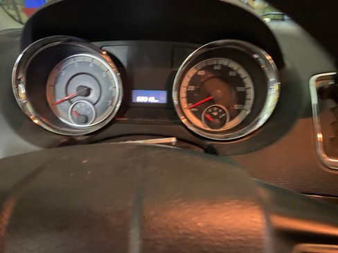 Used 2014 RAM C/V Tradesman image 5