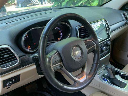 Used 2019 Jeep Grand Cherokee Limited w/ Trailer Tow Group IV AWD/4WD image 17