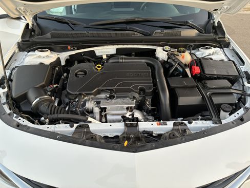 Used 2025 Chevrolet Malibu LT FWD image 17