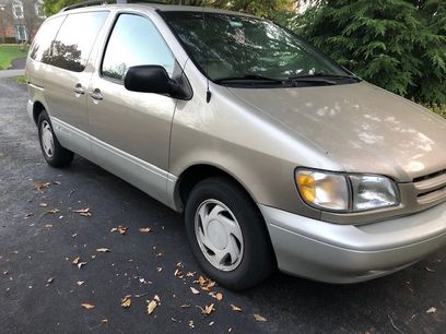 Used 2000 Toyota Sienna XLE