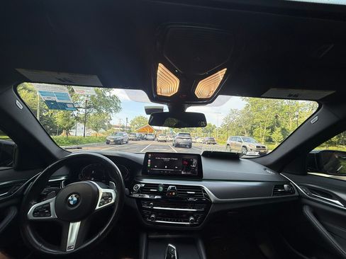 Used 2023 BMW 530i w/ M Sport Package RWD image 20
