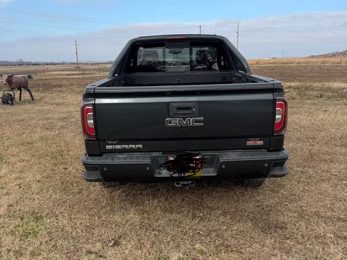 Used 2018 GMC Sierra 1500 SLT w/ All Terrain X Package image 2