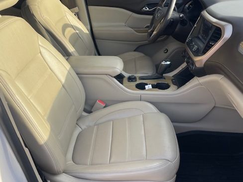 Used 2017 GMC Acadia Denali w/ Technology Package image 8