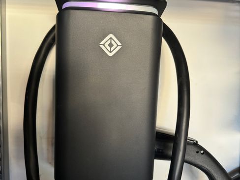 Used 2023 Rivian R1S Adventure image 10