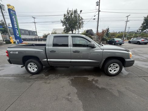 Used 2005 Dodge Dakota Laramie w/ Sport Appearance Group AWD/4WD image 4