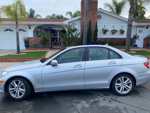 Used 2013 Mercedes-Benz C 250 Sedan image 2