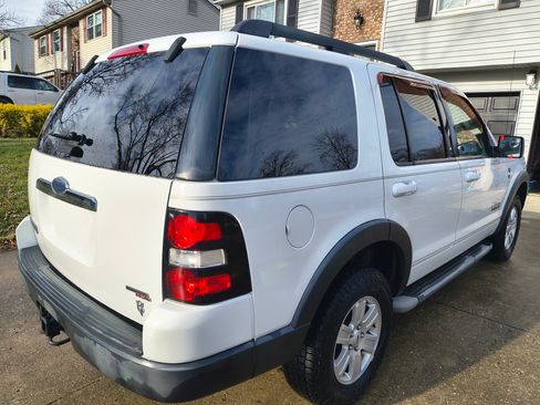 Used 2007 Ford Explorer XLT image 9