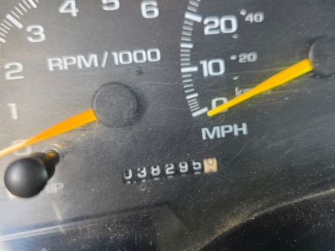 Used 2000 Chevrolet Silverado 3500 2WD Crew Cab w/ Preferred Equipment Group 2 image 8