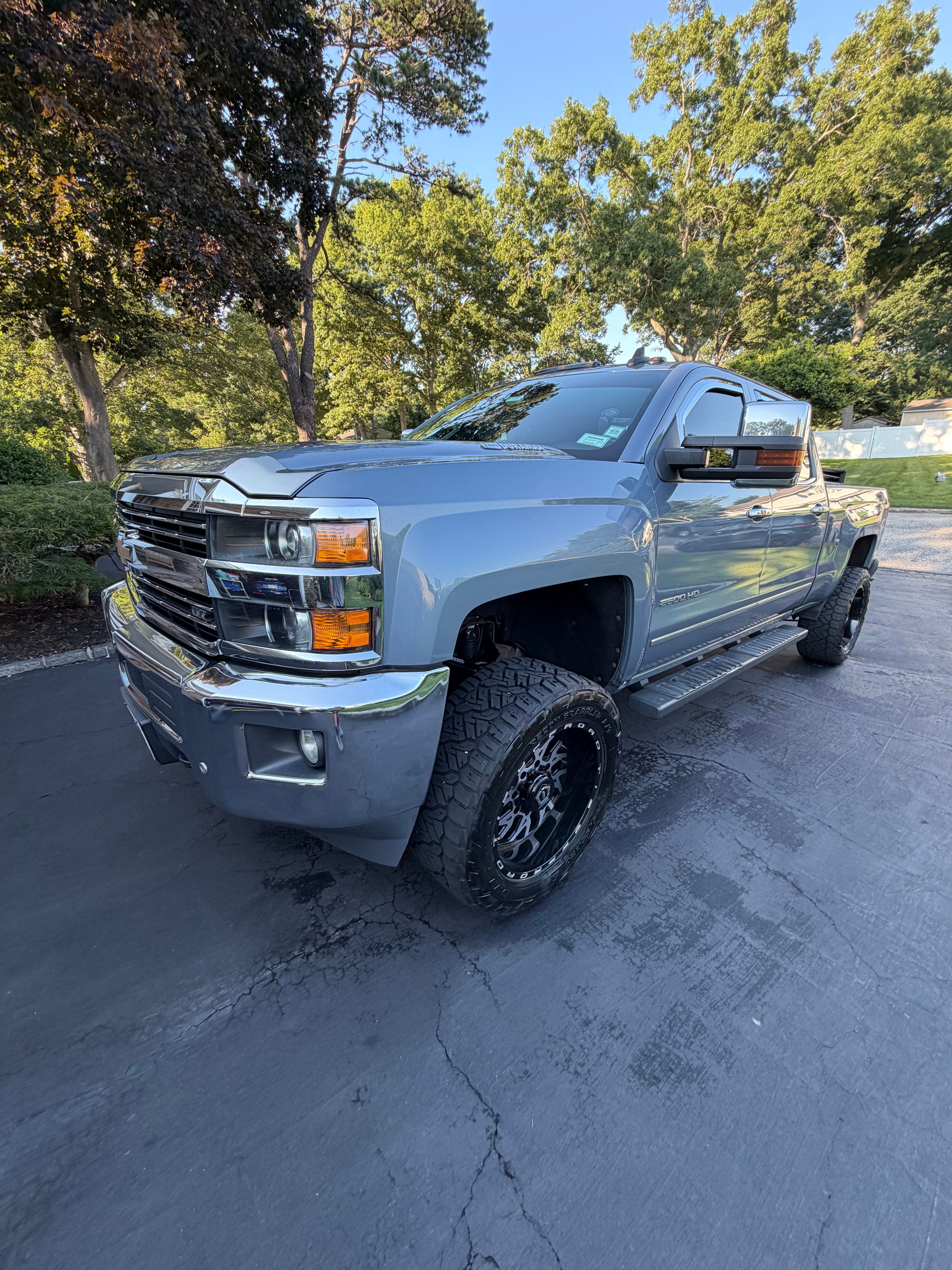 Used 2015 Chevrolet Silverado 2500 LTZ w/ Duramax Plus Package AWD/4WD image 2