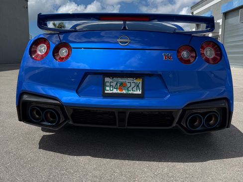 Used 2024 Nissan GT-R Premium w/ Floor Mat Package image 5