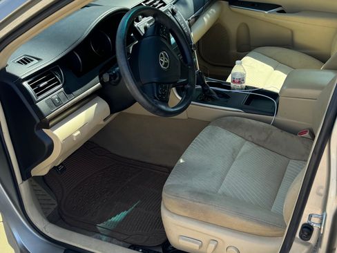 Used 2016 Toyota Camry LE image 16