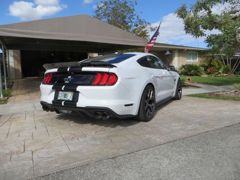 Used 2019 Ford Mustang GT Premium w/ Performance Package - Level 2 image 8