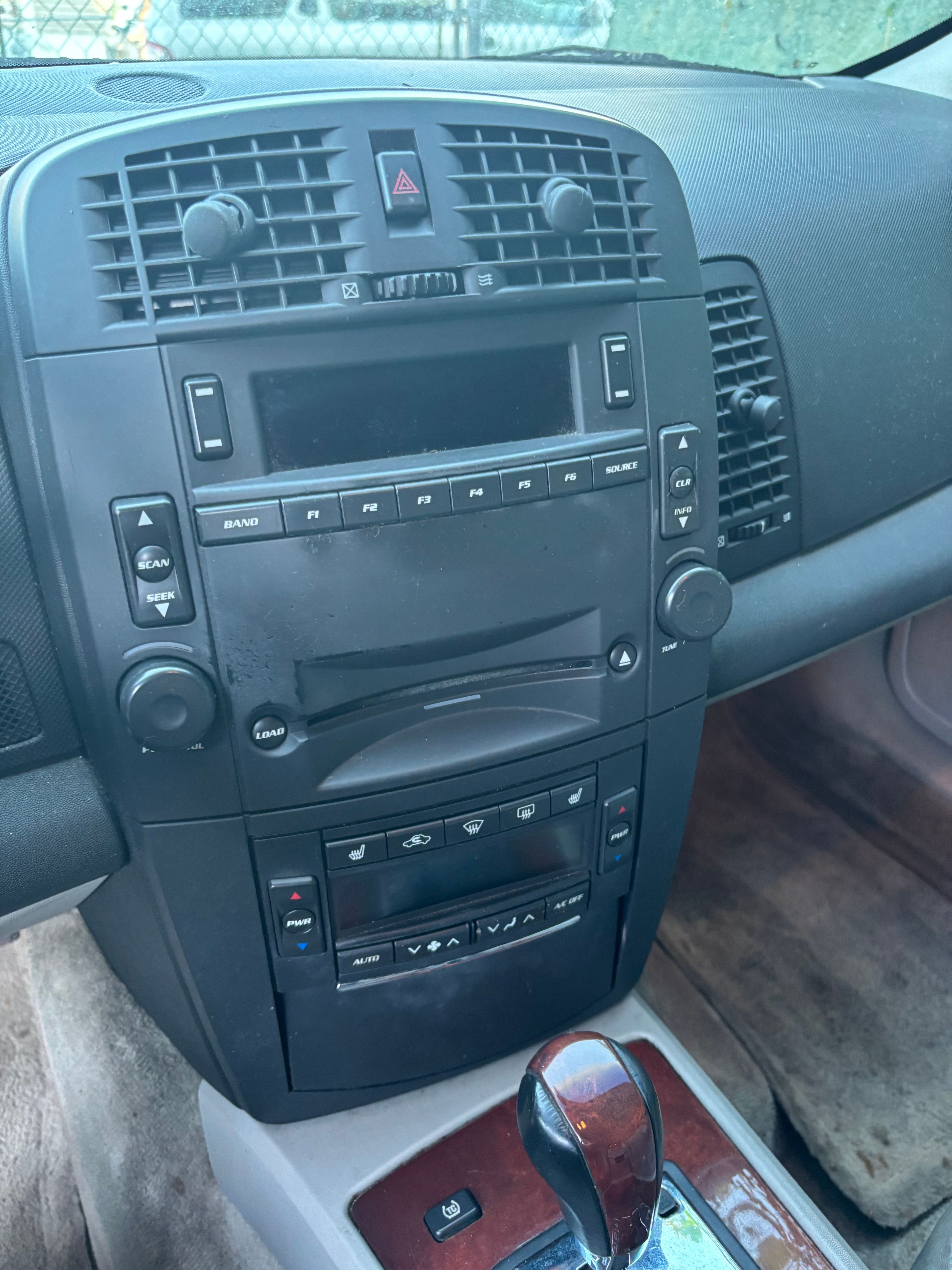 Used 2005 Cadillac SRX w/ Preferred Equipment Group AWD/4WD image 10