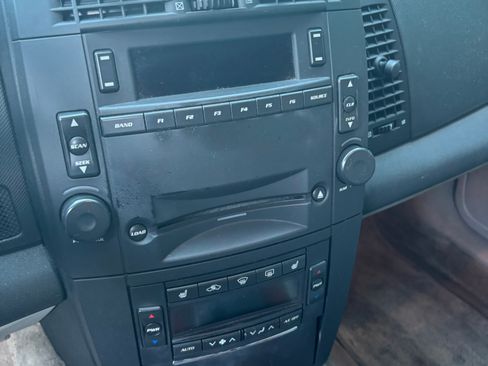Used 2005 Cadillac SRX w/ Preferred Equipment Group AWD/4WD image 10