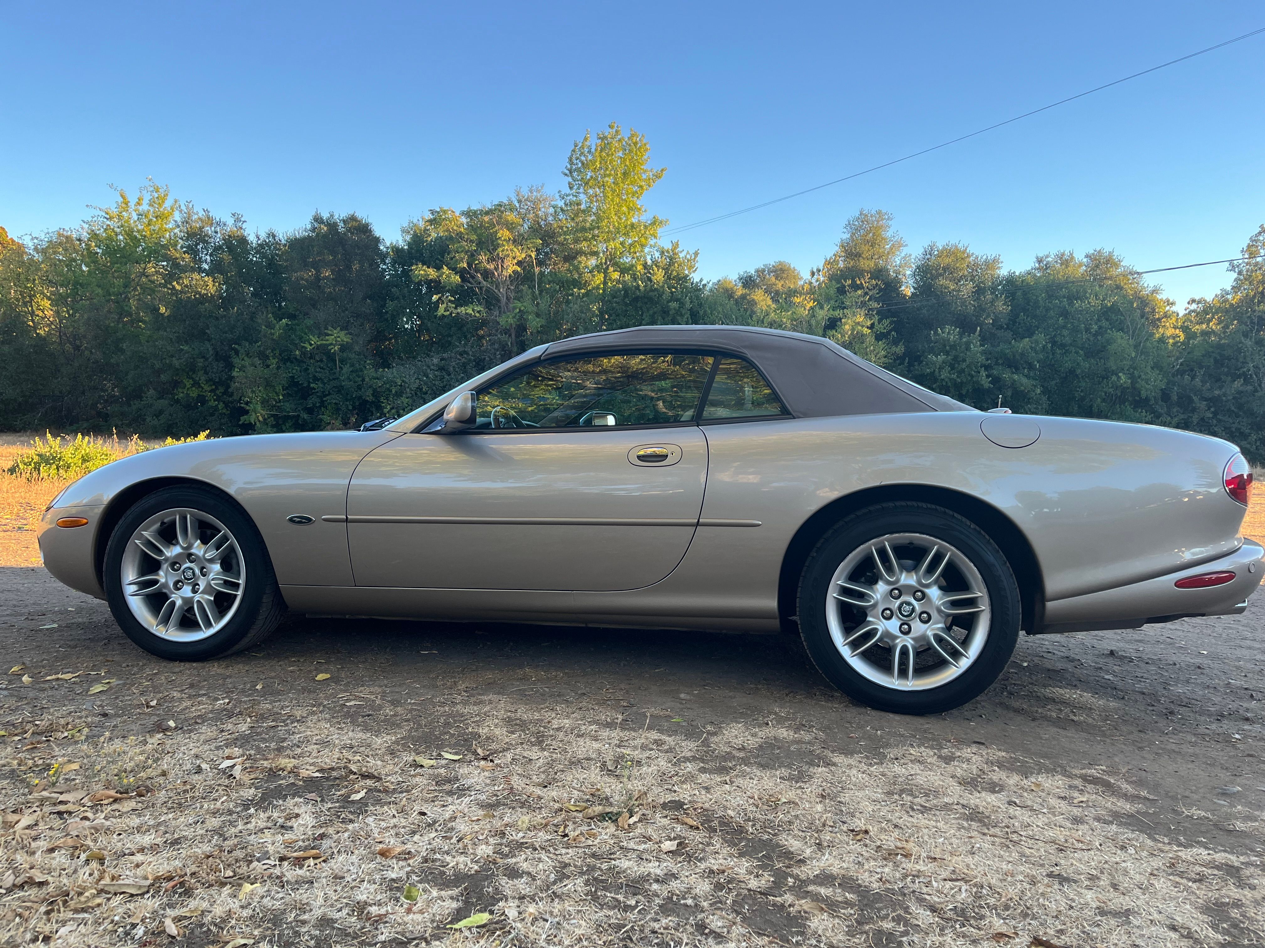 Used 2002 Jaguar XK8 Convertible RWD image 1